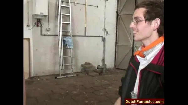 Grote Dutch Teen With Glasses In Warehouse fijne films