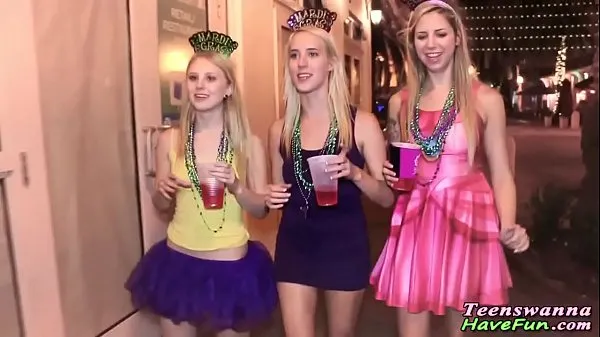 Filem besar Party teens facialized halus