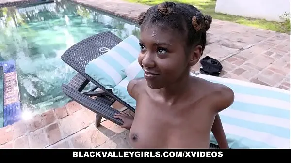 أفلام رائعة BlackValleyGirls - Hot Ebony Teen (Daizy Cooper) Fucks Swim Coach رائعة