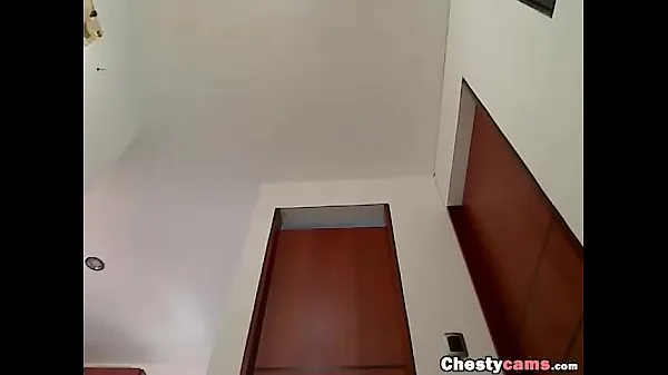 대형 Busty milf moves front the webcam 고급 영화