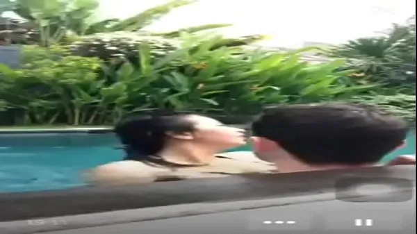 Stora Indonesian fuck in pool during live fina filmer