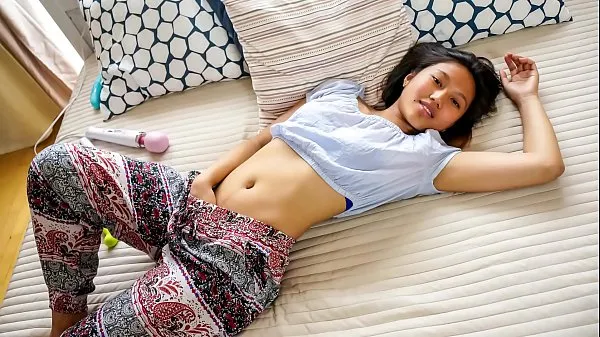 Grandi QUEST FOR ORGASM - Asian teen beauty May Thai in for erotic orgasm with vibratorsfilm di qualità