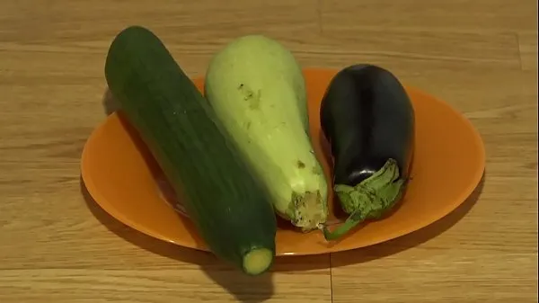 대형 Organic anal masturbation with wide vegetables, extreme inserts in a juicy ass and a gaping hole 고급 영화