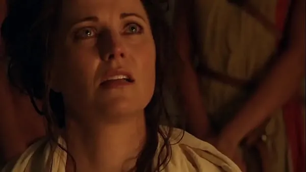 Grote Lucy Lawless Spartacus Vengeance s2 e1 latino fijne films