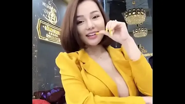 बड़ी Sexy Vietnamese Who is she बढ़िया फ़िल्में