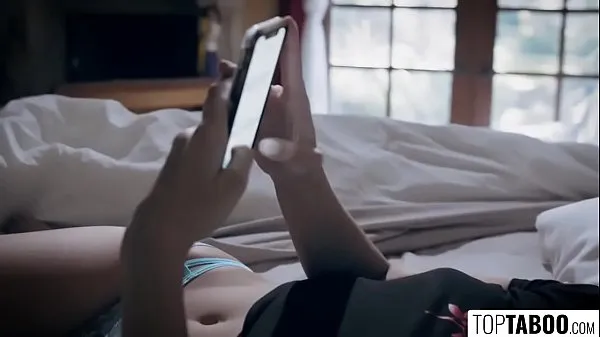 18yo Hottie Meets Online Crush For First Time - Gia Derza Film bagus yang bagus
