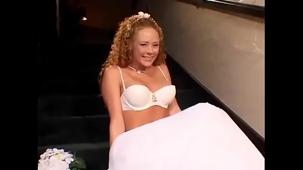 بڑی Salacious redhaired bride Audrey Hollander told her new wed that her devout wish was to get kicked with the left foot عمدہ فلمیں