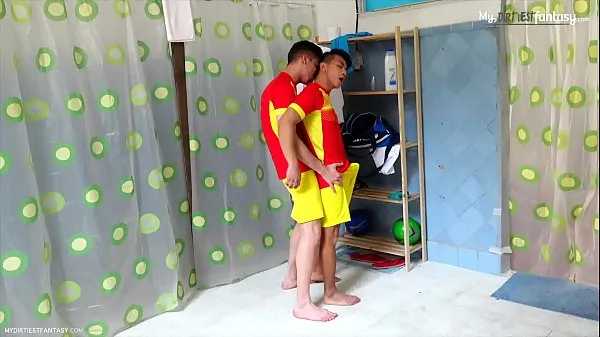 Cute sport twinks fuck raw with their football uniforms on Film bagus yang bagus