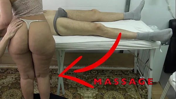 大Maid Masseuse with Big Butt let me Lift her Dress & Fingered her Pussy While she Massaged my Dick电影