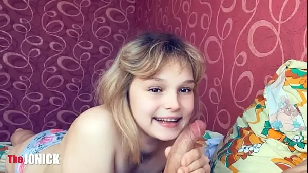 Świetne Naughty Stepdaughter gives blowjob to her / cum in mouth świetne filmy