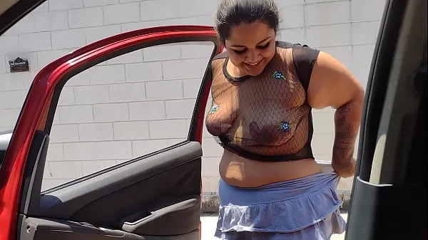Big Mary cadelona married shows off her topless and transparent tits in the car for everyone to see on the streets of Campinas-SP in broad daylight on a Saturday full of people, almost 50 minutes of pure real bitching fine Movies