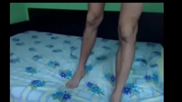 Young Hungarian boy shows off feet and ass and cums for the cam Film bagus yang bagus