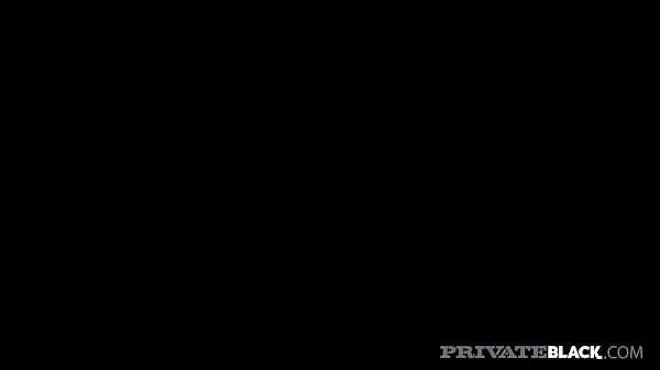 Veliki PrivateBlack - Skinny Mary Popiense Seduces Black Cock At The Beach dobri filmi