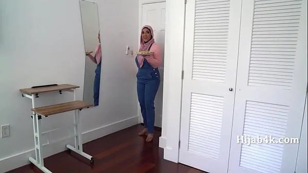 Filem besar Corrupting My Chubby Hijab Wearing StepNiece halus