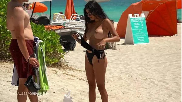 Grote Huge boob hotwife at the beach fijne films