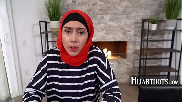 Stepmom In Hijab Learns What American MILFS Do- Lilly Hall Film bagus yang bagus