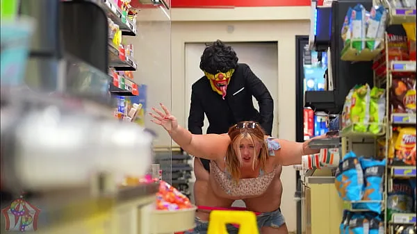 Stora Horny BBW Gets Fucked At The Local 7- Eleven fina filmer