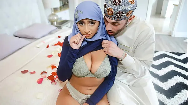 Grote Arab Husband Trying to Impregnate His Hijab Wife - HijabLust fijne films