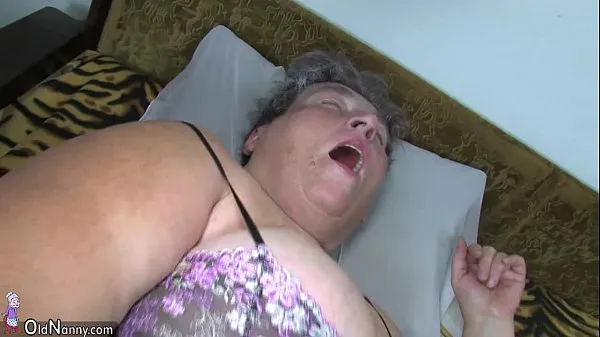 Old chubby teaches her chubby y. woman masturbating use dildo Phim hay lớn